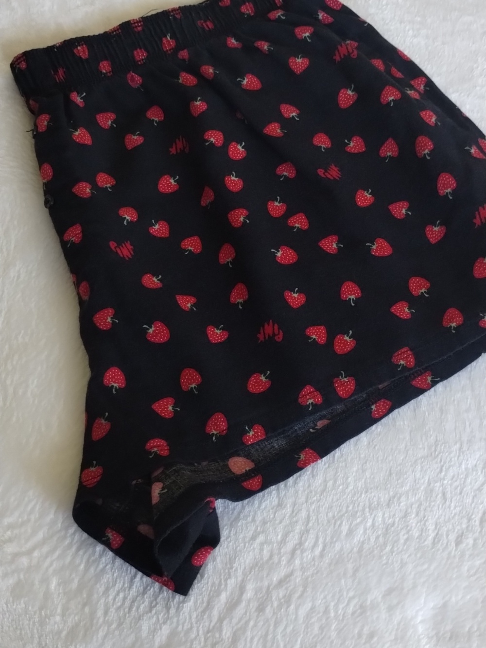 PINK Victoria's Secret Black Red Strawberries Print Cotton Boxer Shorts